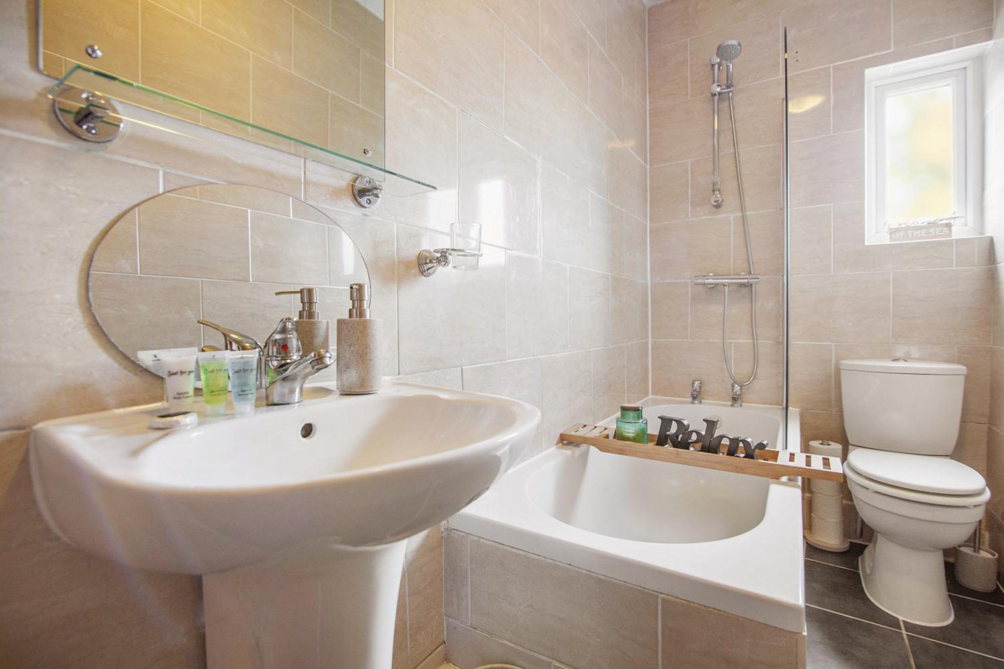 Urban Retreat Oasis Free Parking 13ppl Holiday home Sheffield