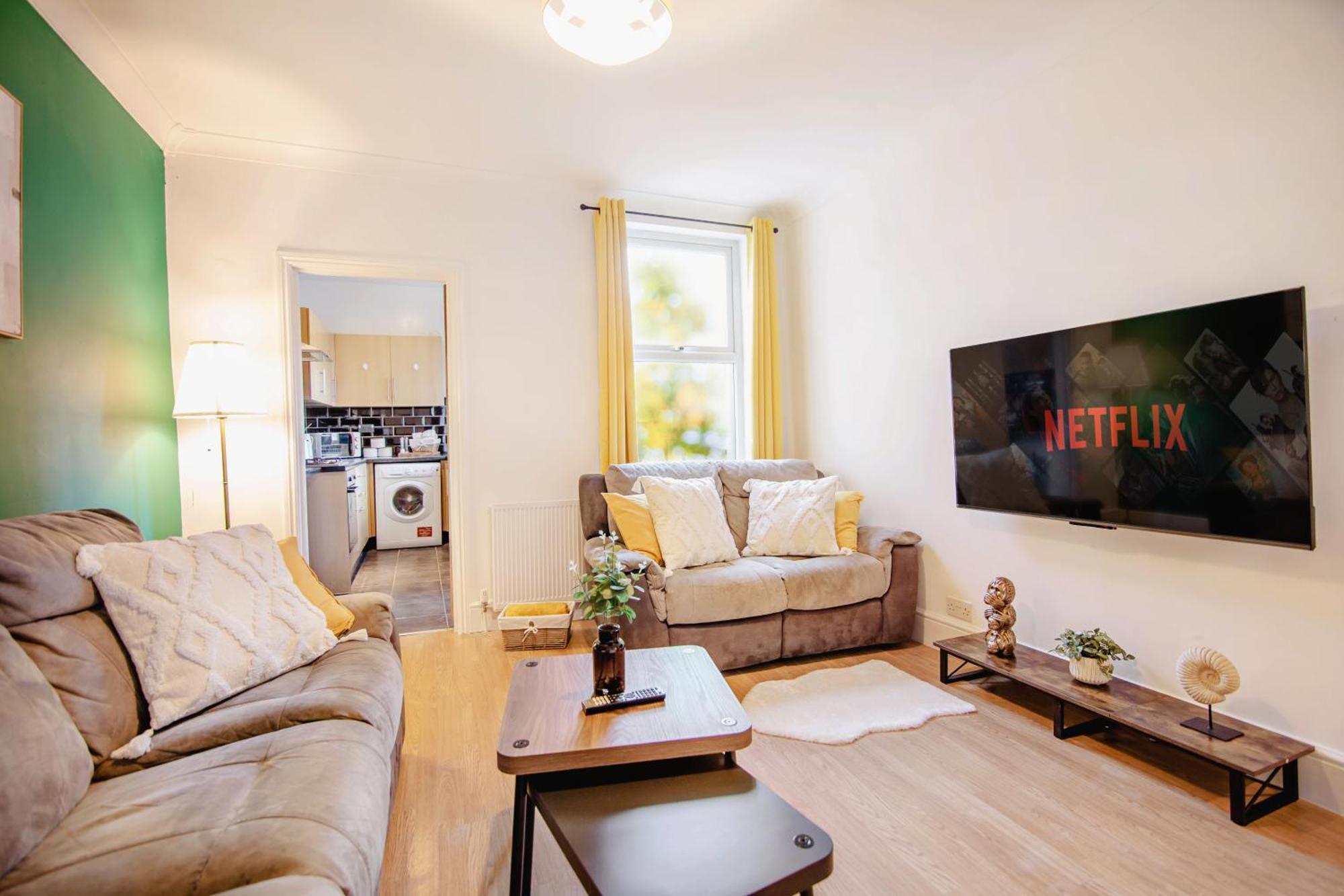 Holiday home Urban Retreat Oasis Free Parking 13ppl *