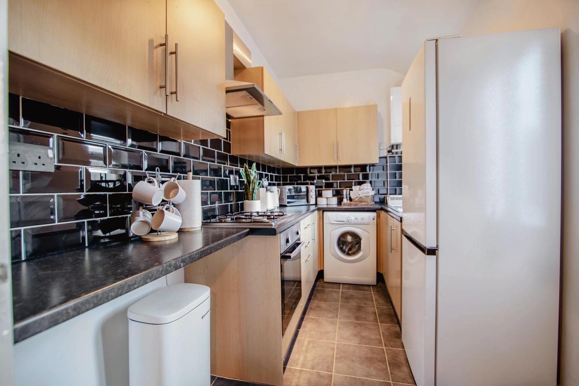 Urban Retreat Oasis Free Parking 13ppl Holiday home *